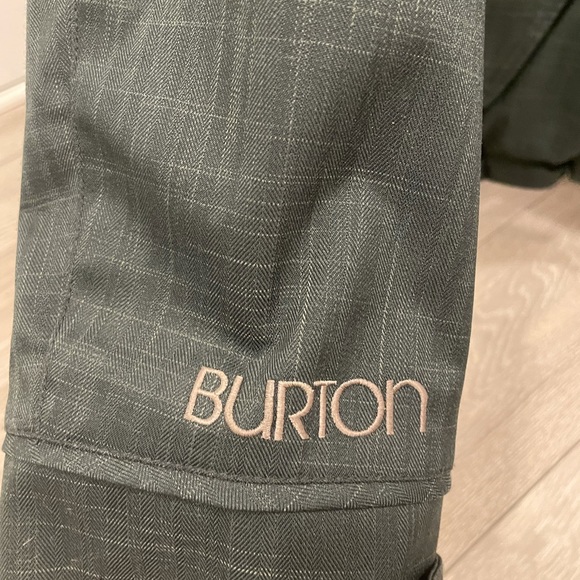 Grey womens Burton winter jacket - Picture 3 of 4